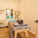 Hotel Amberton Cathedral Square 4*