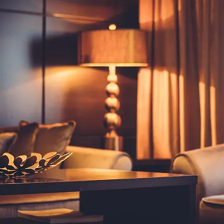 Hotel Amberton Cathedral Square 4*