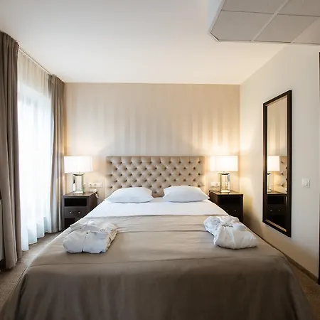 Amberton Cathedral Square Hotel 4*