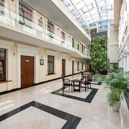 Hotel Amberton Cathedral Square 4*