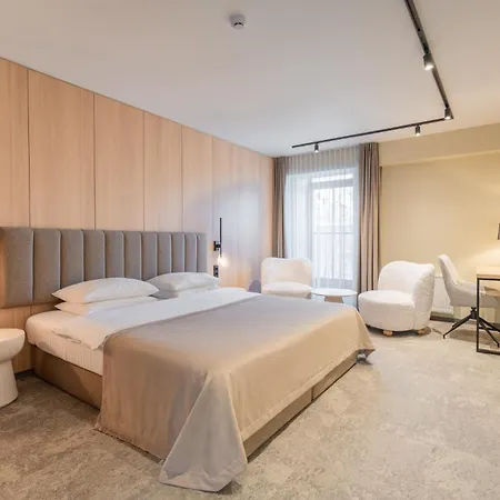 Amberton Cathedral Square Otel 4*