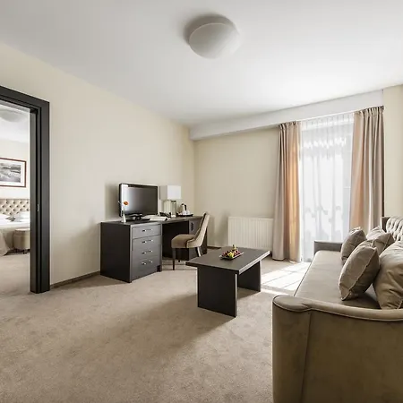 Hotel Amberton Cathedral Square 4*