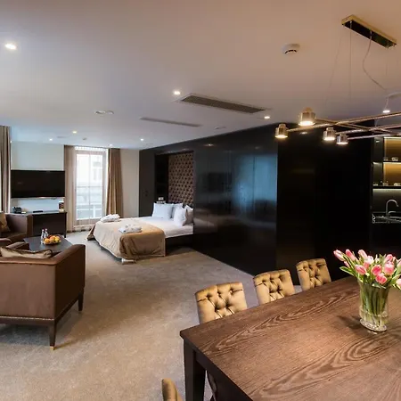 Amberton Cathedral Square Hotel