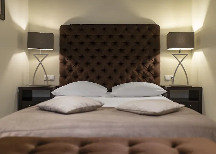 Amberton Cathedral Square Hotell 4*