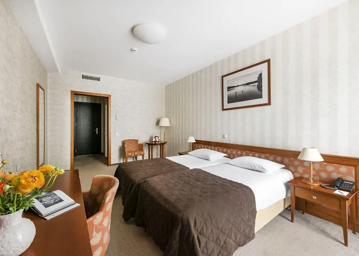 Amberton Cathedral Square