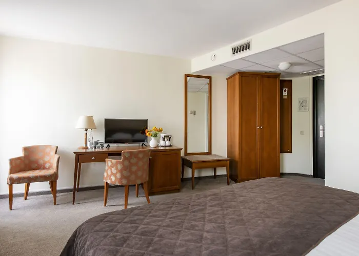 Amberton Cathedral Square Hotel