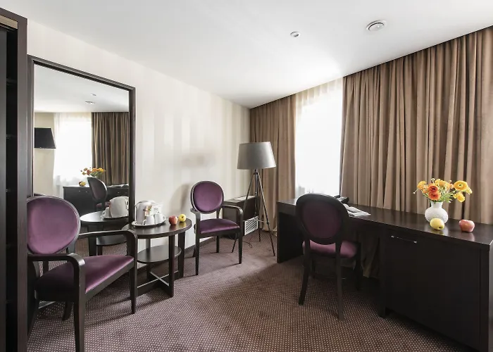 Amberton Cathedral Square