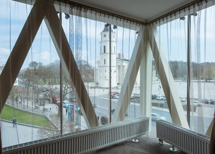 Amberton Cathedral Square 4*