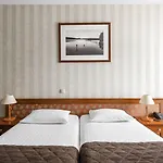 Amberton Cathedral Square 4*