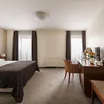 Hotel Amberton Cathedral Square Wilno