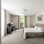 Amberton Cathedral Square Hotel