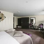 Amberton Cathedral Square Hotel