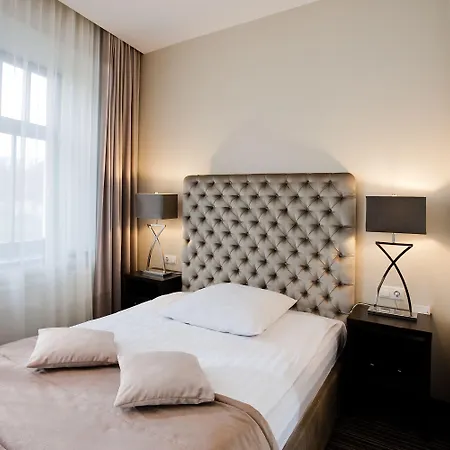 Amberton Cathedral Square Hotel 4*