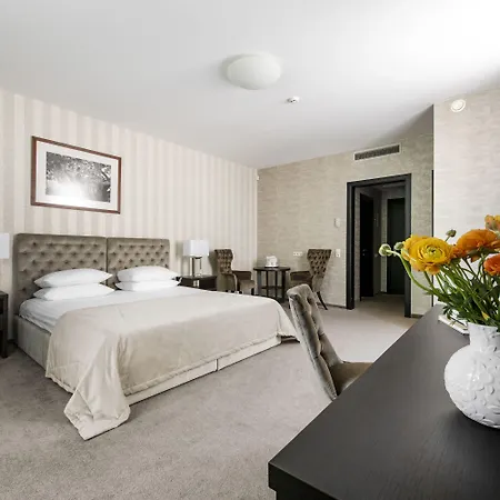 Amberton Cathedral Square Hotel 4*