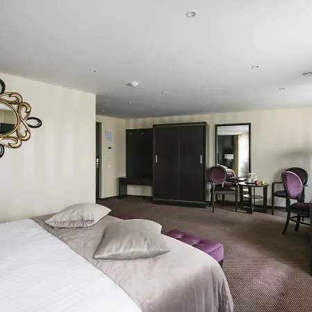 Amberton Cathedral Square Hotel