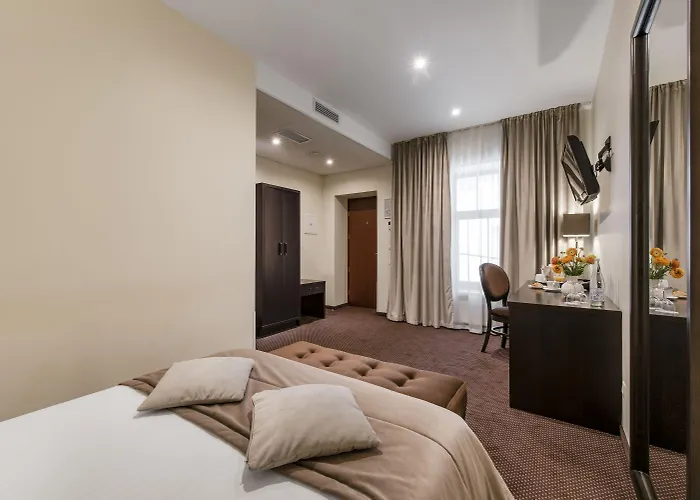 Hotel Amberton Cathedral Square 4*