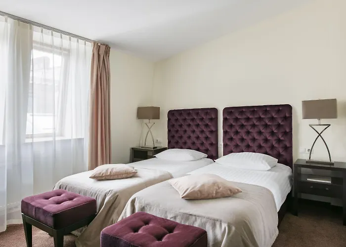 Amberton Cathedral Square