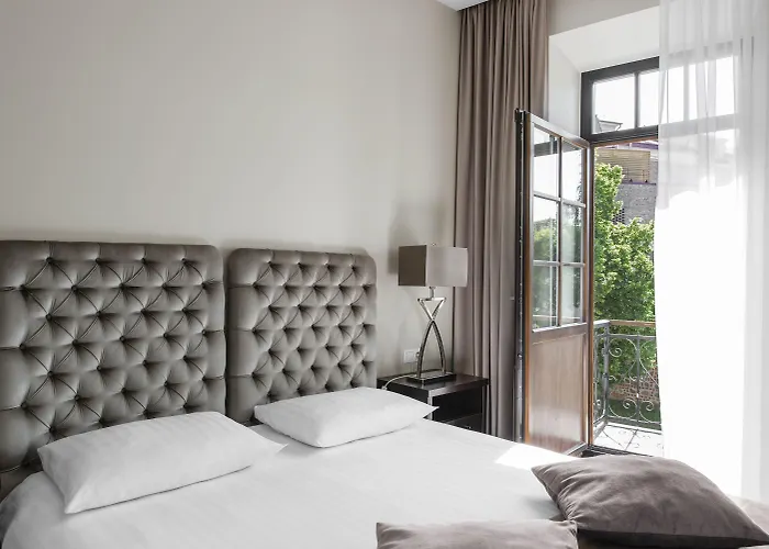 Amberton Cathedral Square