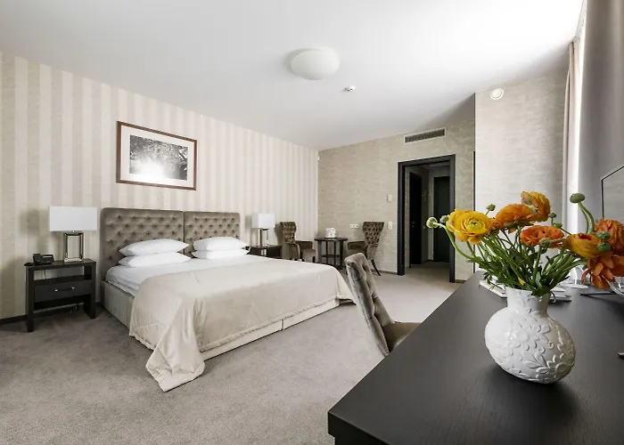 Amberton Cathedral Square Hotel 4*