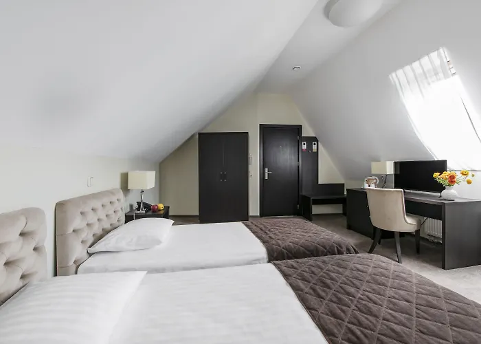 Amberton Cathedral Square 4*