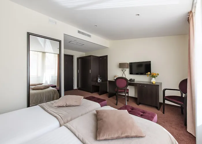 Hotel Amberton Cathedral Square 4*