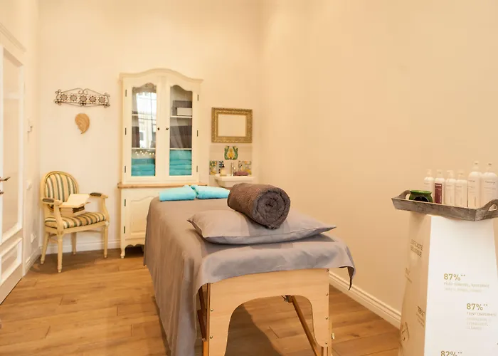 Hotel Amberton Cathedral Square 4*